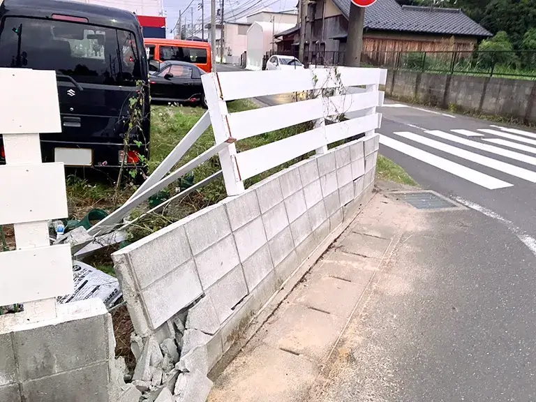 ガーテリアフェンス破損工事前