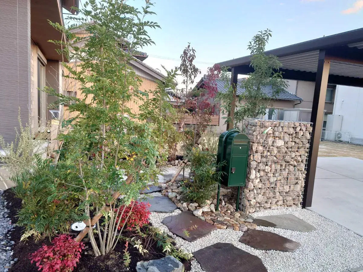 ガーテリア目隠し植栽施工例