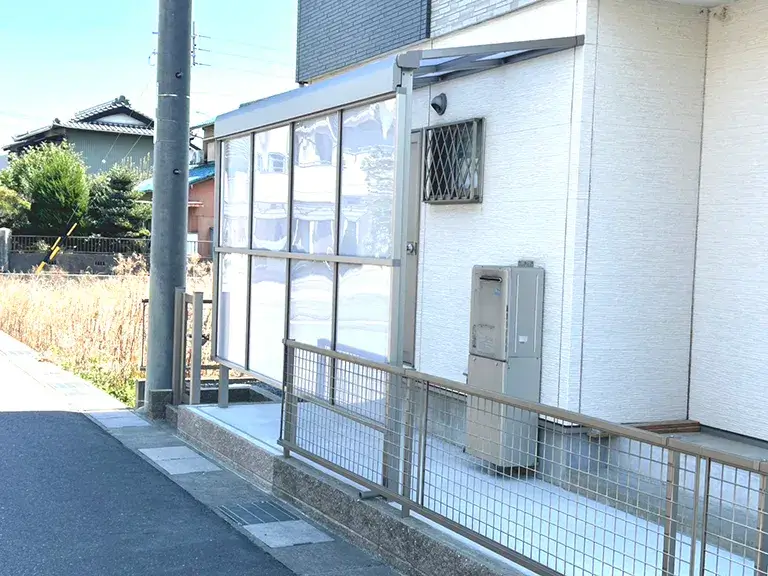 テラス屋根スペースの自転車置き場