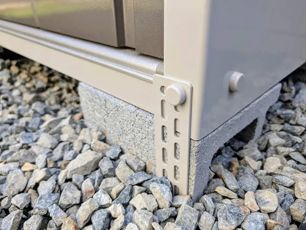 物置設置アンカー工事施工例