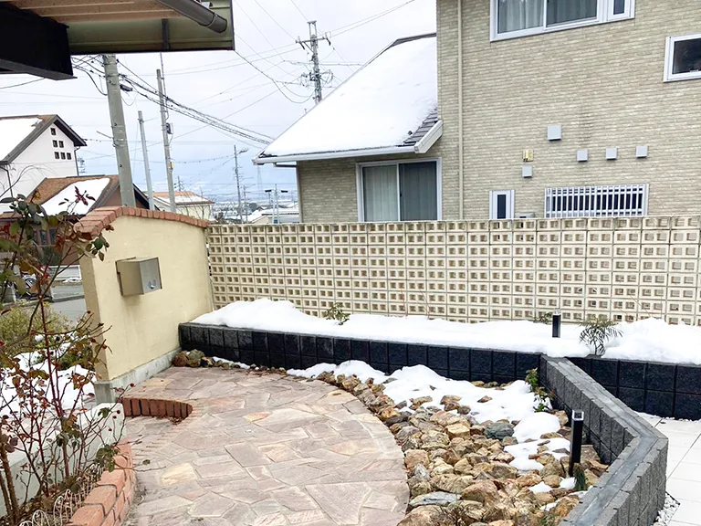 積雪エリアのガーテリア庭リフォーム施工例