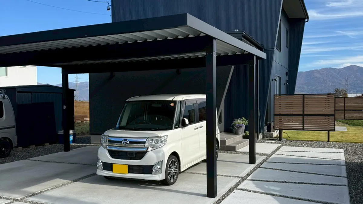 ガーテリア折半カーポート／ジーポートPro施工例