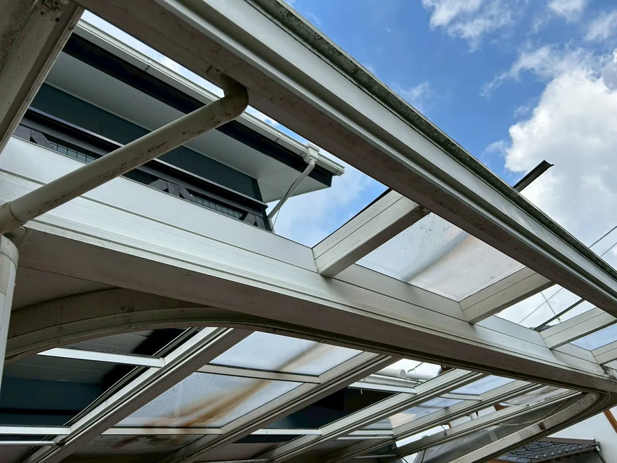 ガーエリアテラス屋根パネル交換施工前