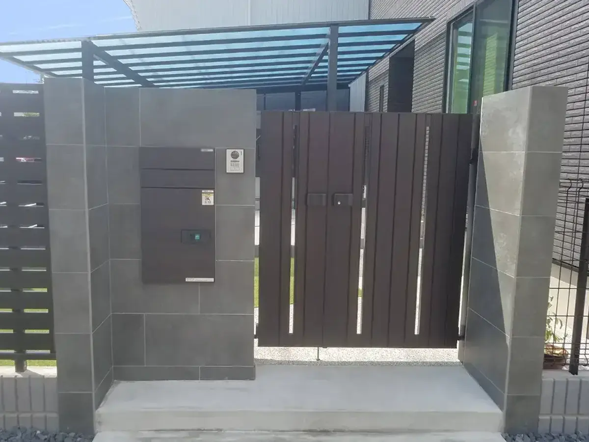 ガーテリア親子開き門扉施工例