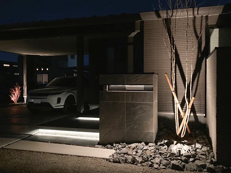 ガーテリア造作門柱夜間照明施工例