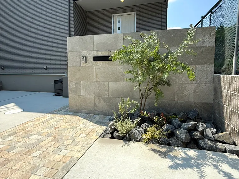 ガーテリアタイル張り門袖施工例