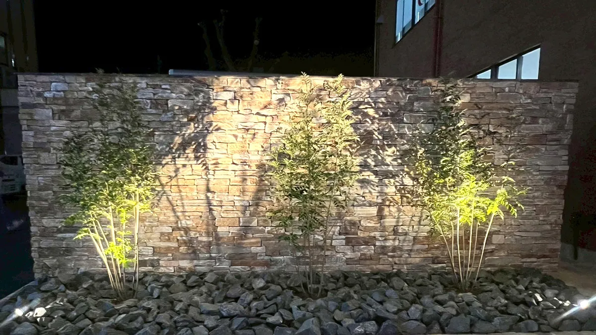 ガーテリア駐車場外構リフォーム夜間照明施工例